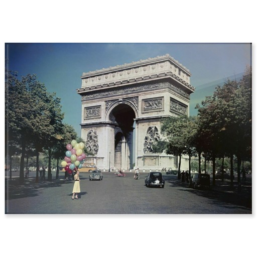 L'Arc de triomphe de l'Étoile, côté ouest, depuis l'avenue de la Grande-Armée (acrylic panels)