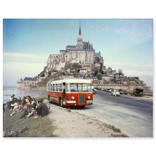 Mont-Saint-Michel, car de touristes sur la digue-route (acrylic panels)