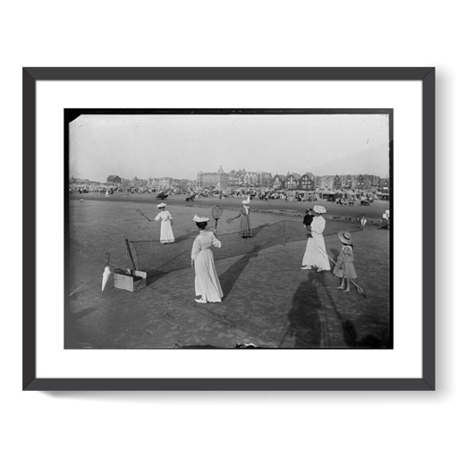 Joueuses de tennis sur la plage de Berck (affiches d'art encadrées)