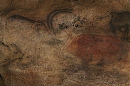 Grotte de Font-de-Gaume, rennes noir et rouge, dit aussi panneau des rennes affrontés