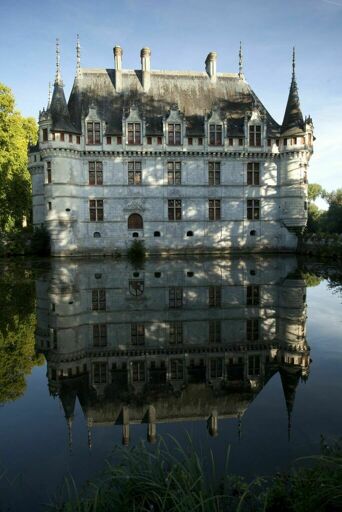 Château d'Azay-le-Rideau, vue d'ensemble de la façade ouest