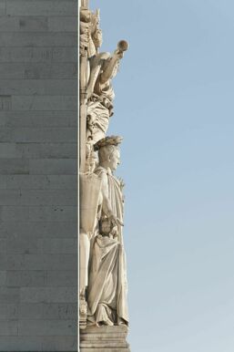 Le Triomphe de Napoléon vu de profil