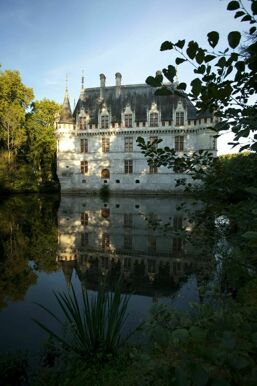 Château d'Azay-le-Rideau, vue d'ensemble de la façade ouest