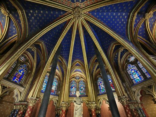 Sainte-Chapelle de Paris, voûte de l'abside de la chapelle basse