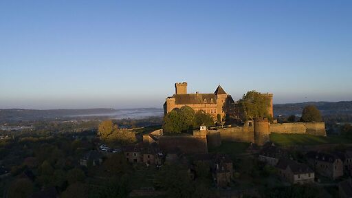 Château de Castelnau-Bretenoux, ensemble est et village de Prudhomat