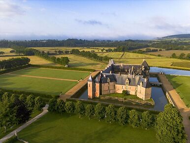 Château de Carrouges, vue aérienne