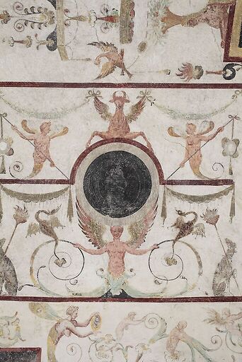 Château de Chareil-Cintrat, premier étage, tour sud-ouest, décor peint, détail