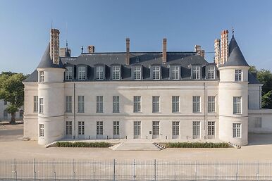 Château de Villers-Cotterêts, façade nord, entrée de la Cité internationale de la langue française, vue aérienne