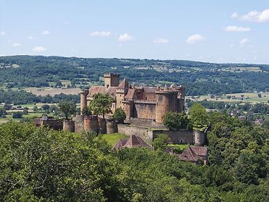 Château de Castelnau-Bretenoux et bourg castral, vue aérienne depuis le nord-est