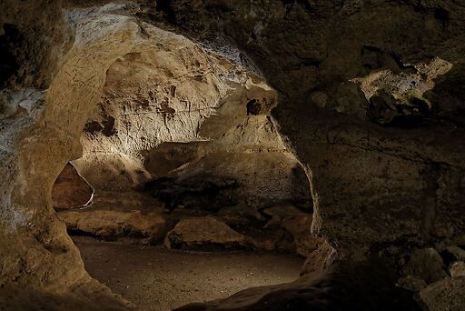 Grotte de Pair-non-Pair, gravures vues depuis l'ancienne entrée