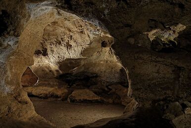 Grotte de Pair-non-Pair, gravures vues depuis l'ancienne entrée