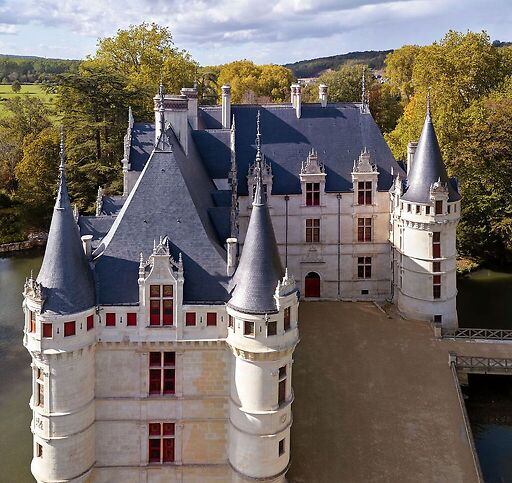 Château d'Azay-le-Rideau vu en plongée, côté est