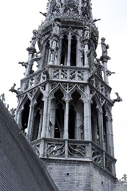Cathédrale Notre-Dame d'Amiens, départ de flèche