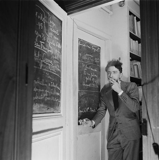 Jean Cocteau chez lui