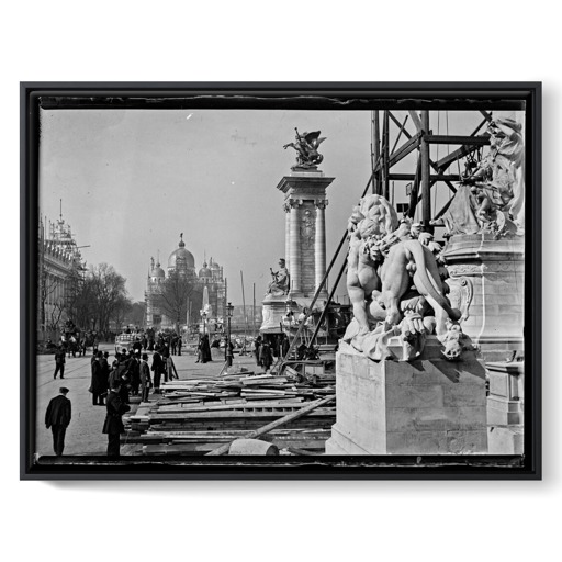 La construction du Pavillon de l'Italie et du pont Alexandre III (framed canvas)