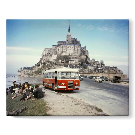 Mont-Saint-Michel, car de touristes sur la digue-route (toiles sur châssis)