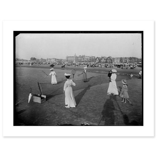 Joueuses de tennis sur la plage de Berck (art prints)