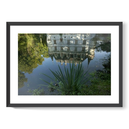 Château d'Azay-le-Rideau, reflet de la façade ouest (framed art prints)