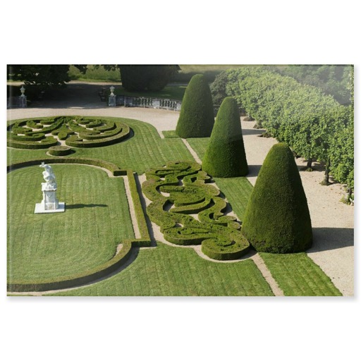 Château de Bouges, parterre nord, broderies (acrylic panels)