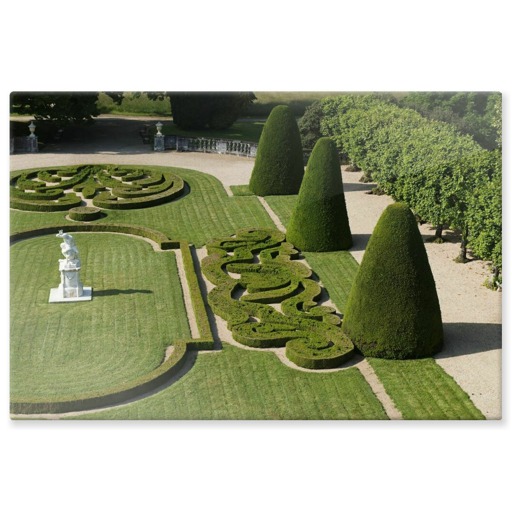 Château de Bouges, parterre nord, broderies (aluminium panels)