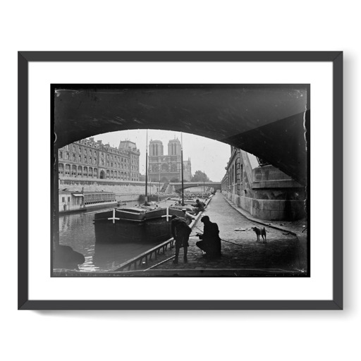 La préfecture de police et la cathédrale Notre-Dame vues depuis le quai des Grands-Augustins, sous le pont Saint-Michel (framed art prints)