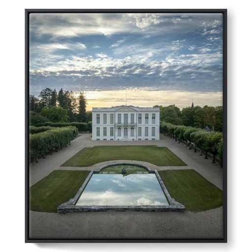 Château de Bouges, façade ouest et bassin (framed canvas)