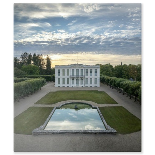 Château de Bouges, façade ouest et bassin (panneaux aluminium)