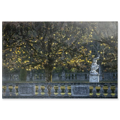 Château de Bouges, parterre nord et le groupe sculpté d'Hercule et Antée ou Hercule et Cacus (panneaux acryliques)