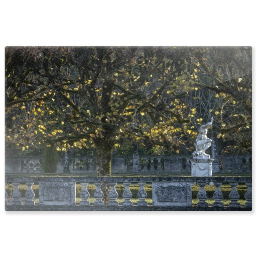 Château de Bouges, parterre nord et le groupe sculpté d'Hercule et Antée ou Hercule et Cacus (panneaux aluminium)