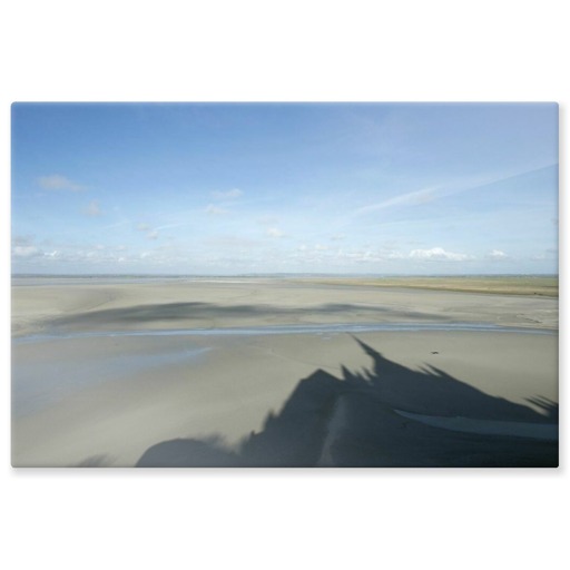 Ombre de l'abbaye du Mont-Saint-Michel sur le sable de la baie (panneaux aluminium)