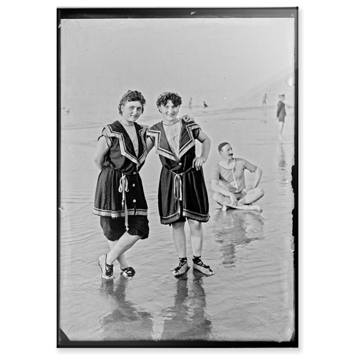 Jeunes femmes en tenue de bain (panneaux acryliques)