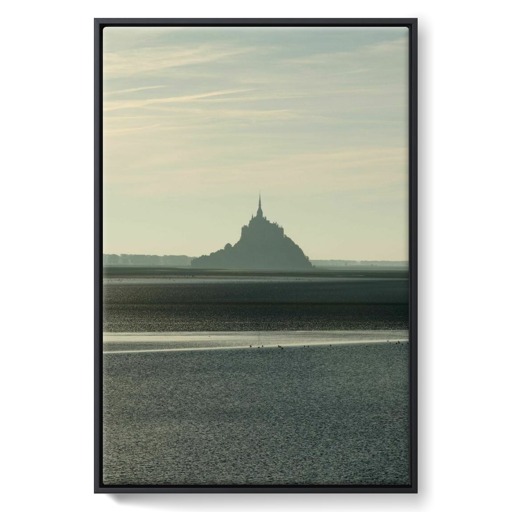 Silhouette du Mont-Saint-Michel vue du nord, près de la commune de Genêts (framed canvas)